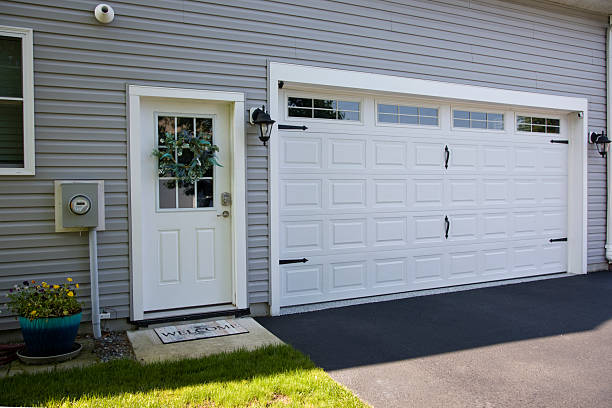 24/7 Emergency Garage Door Panel Replacement experts in Chevy Chase Village, MD
